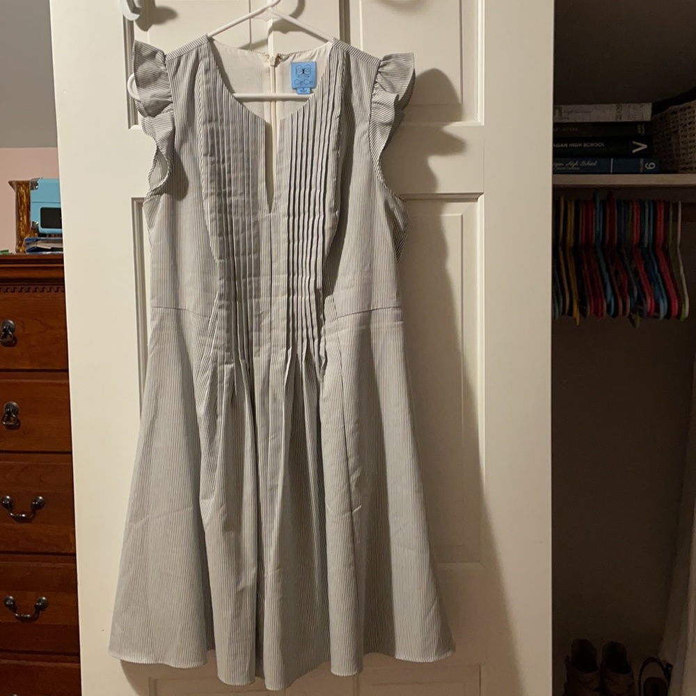 CeCe size 8 seersucker dress.